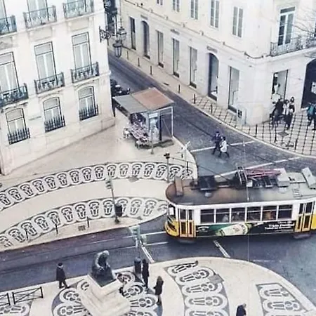 Lovelystay - Traditional Alfama View *