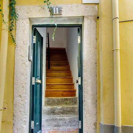 Apartment Lovelystay - Traditional Alfama View