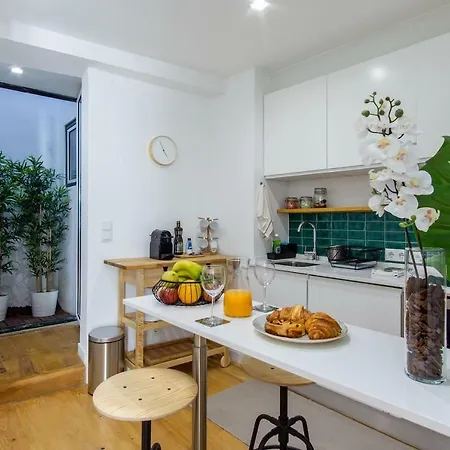 Lovelystay - Traditional Alfama View Appartement *