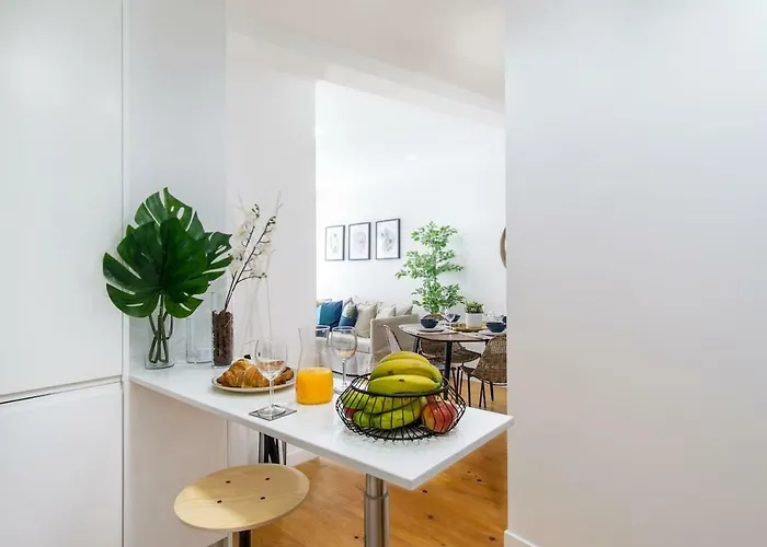 Lovelystay - Traditional Alfama View