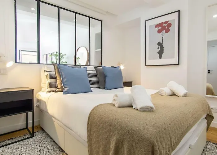 Lovelystay - Traditional Alfama View *