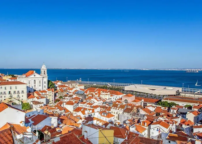 Lovelystay - Traditional Alfama View شقة Lisboa