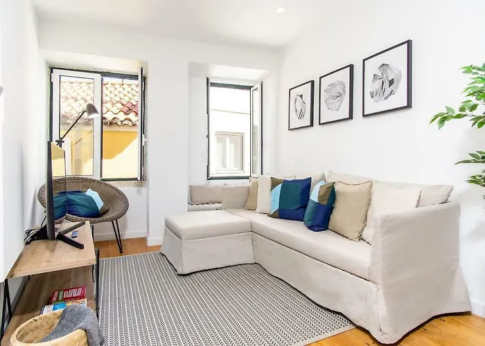 Lovelystay - Traditional Alfama View شقة Lisboa