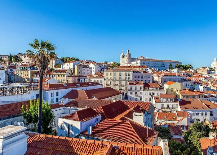 Lovelystay - Traditional Alfama View شقة