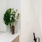 Lovelystay - Traditional Alfama View リスボン