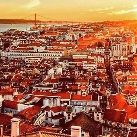 Lovelystay - Traditional Alfama View Apartamento