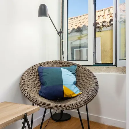 Lovelystay - Traditional Alfama View * Lisboa